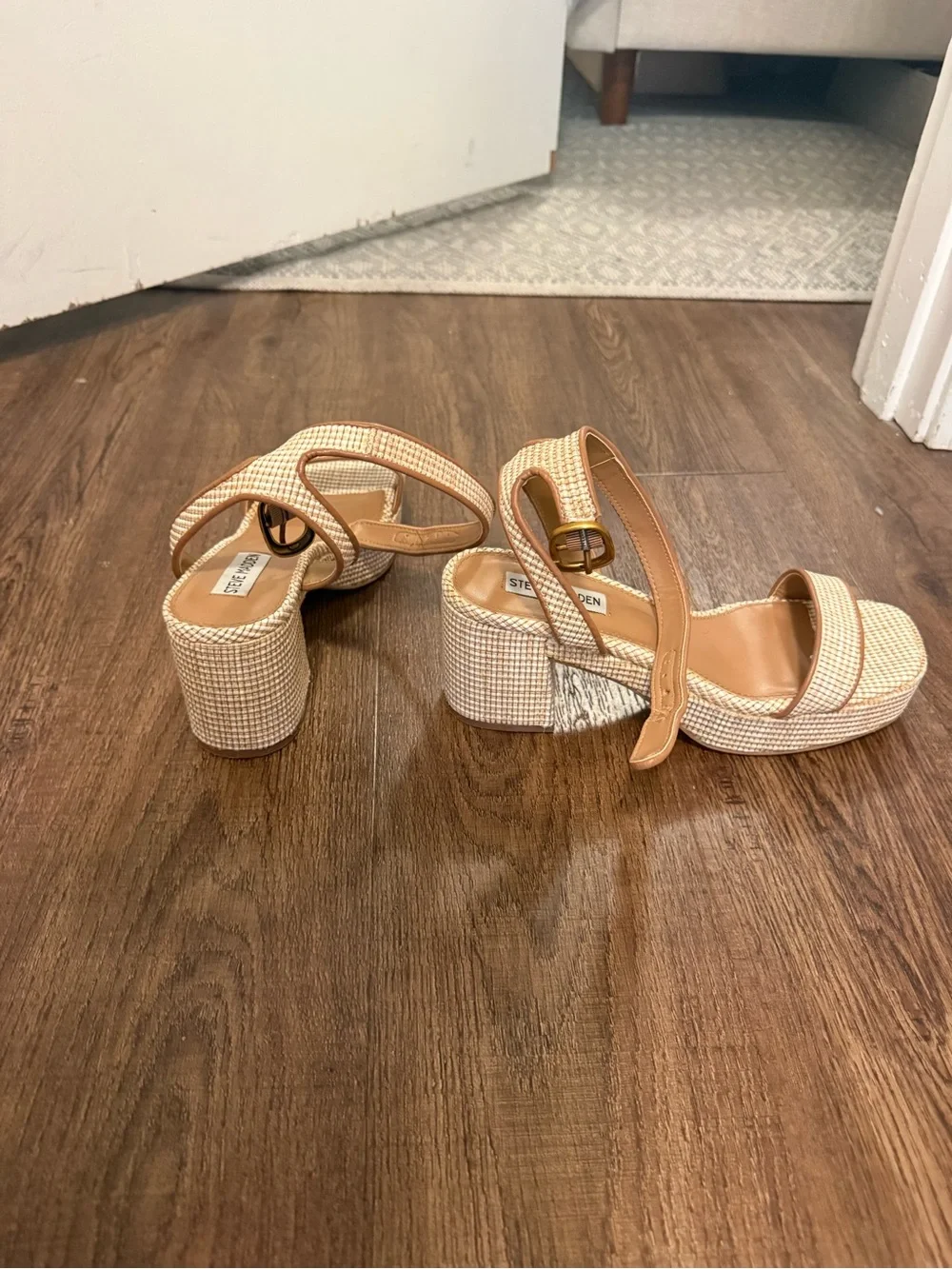 Steve Madden Ivee Platform Sandals